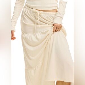 ❤️ H&M Divided Ivory Tiered Maxi Skirt Size M Boho Flowy Elastic Waist